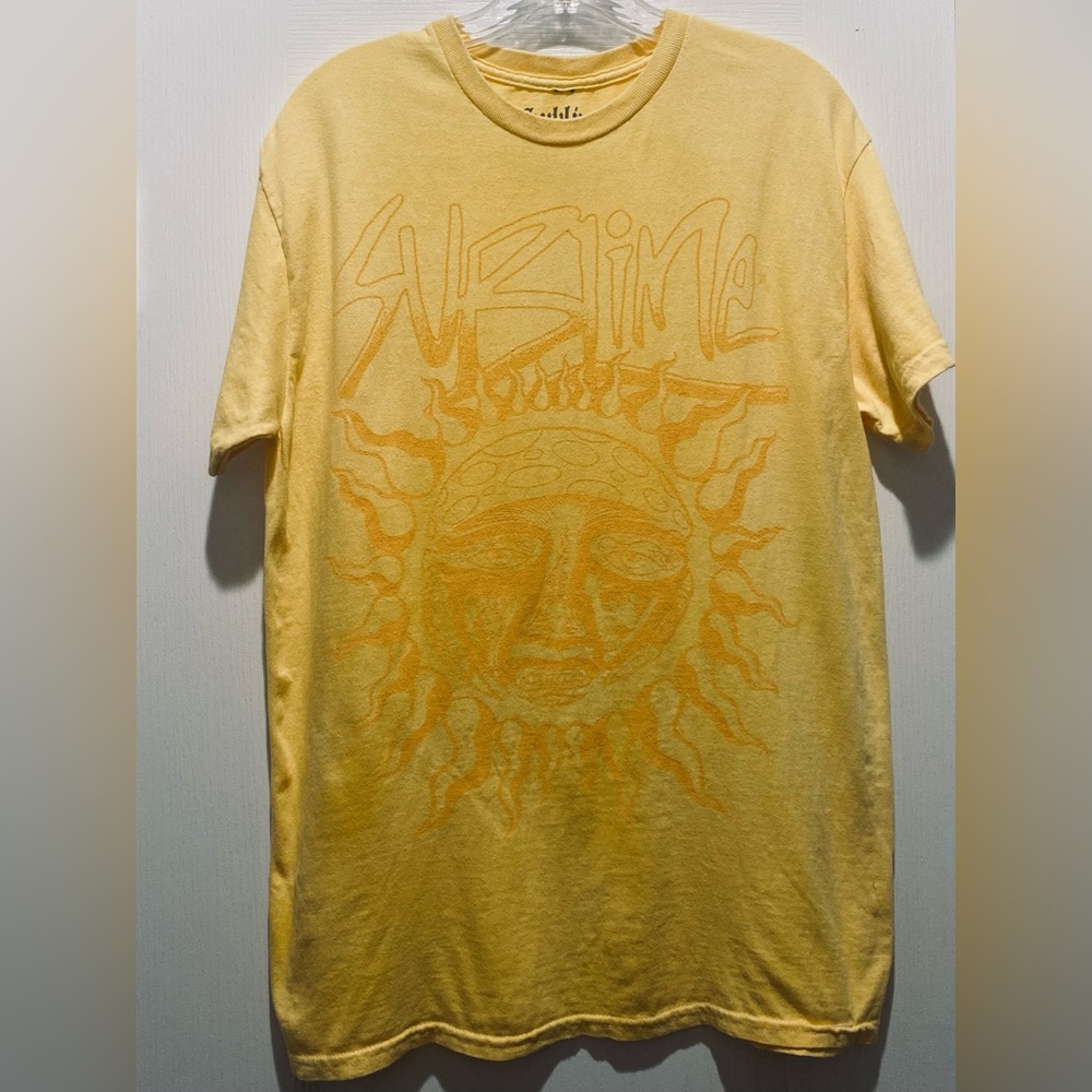 🏷️ NWOT • Sublime Yellow Graphic T-Shirt